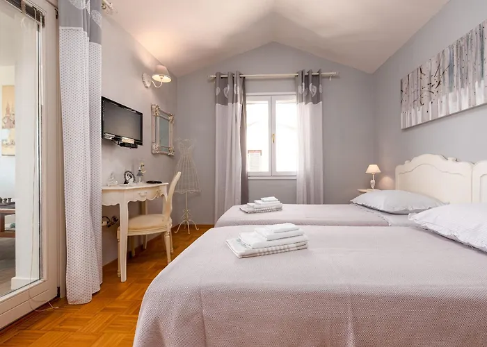 Antea Zadarvillas וילה *